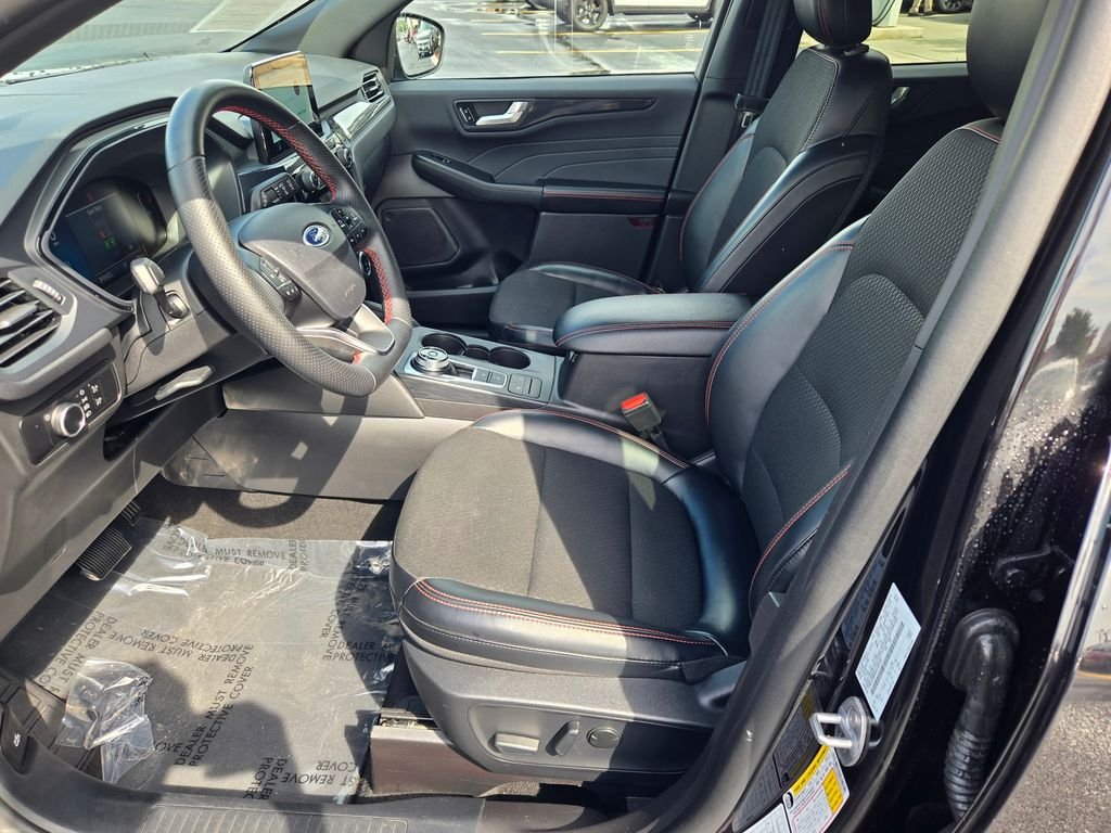 2025 Ford Escape ST-Line - Photo 28