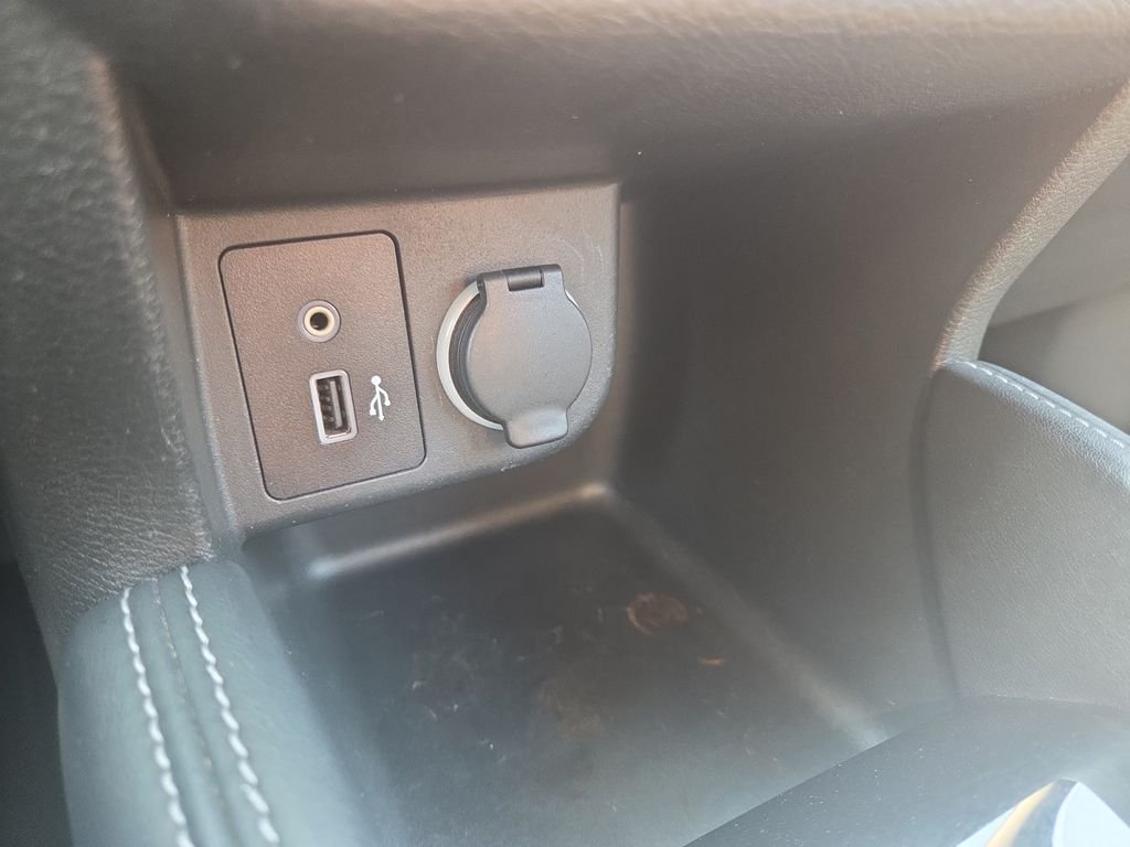 Used 2019 Red Nissan SR image 14