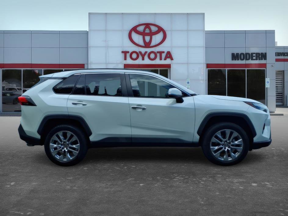Used 2022 Blizzard Pearl Toyota Limited image 9
