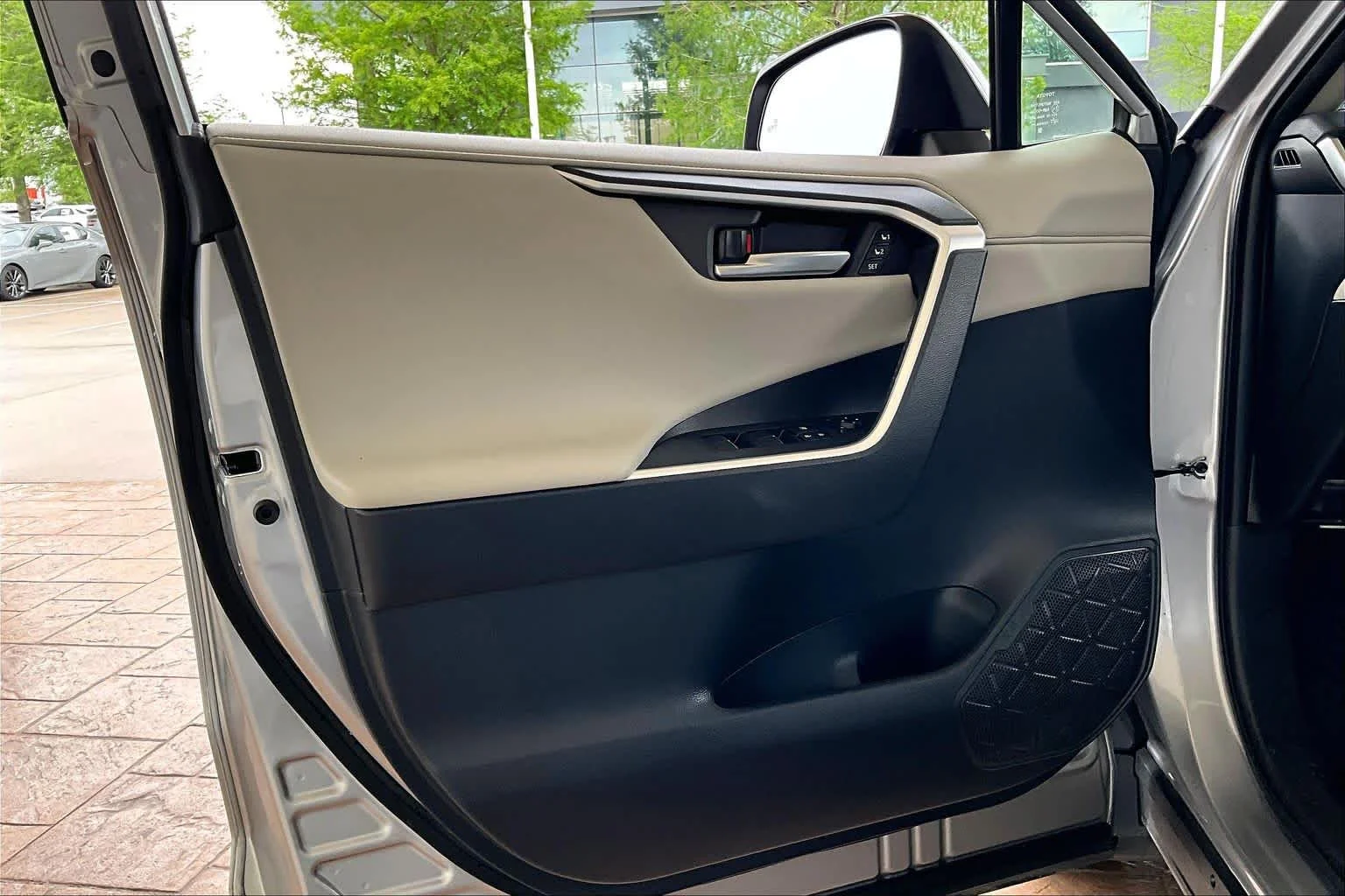 Used 2020 Silver Sky Metallic Toyota Limited image 20