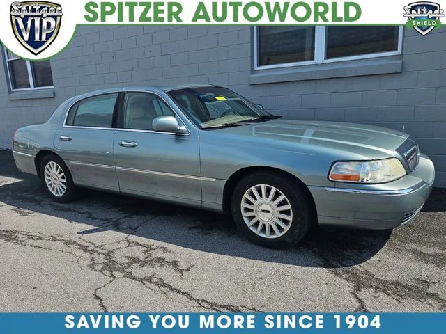 Used 2004 Blue Lincoln Signature image 1