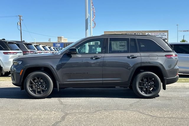 New 2026 Baltic Gray Metallic Clear-Coat Exterior Paint Jeep Laredo Altitude image 6