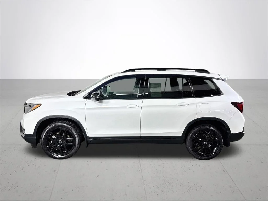 Used 2025 White Honda Black Edition image 9