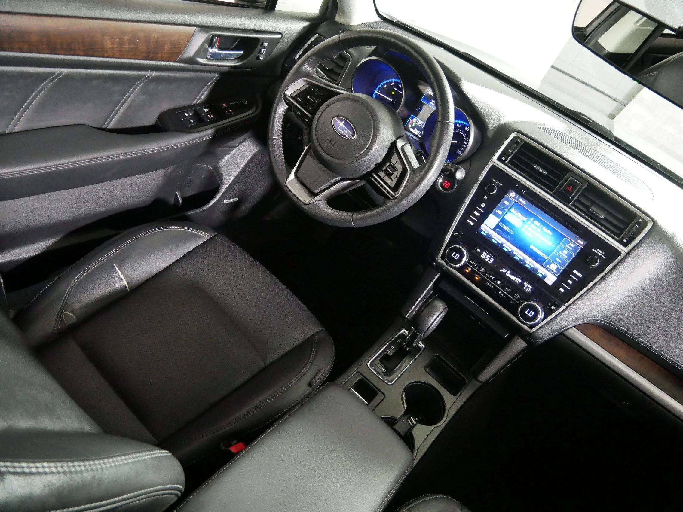 Used 2019 Magnetite Gray Metallic Subaru Limited image 9