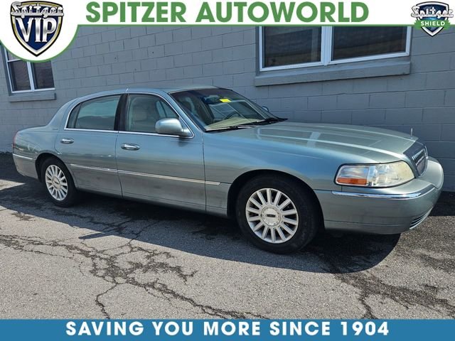 2004 Lincoln Town Car Signature