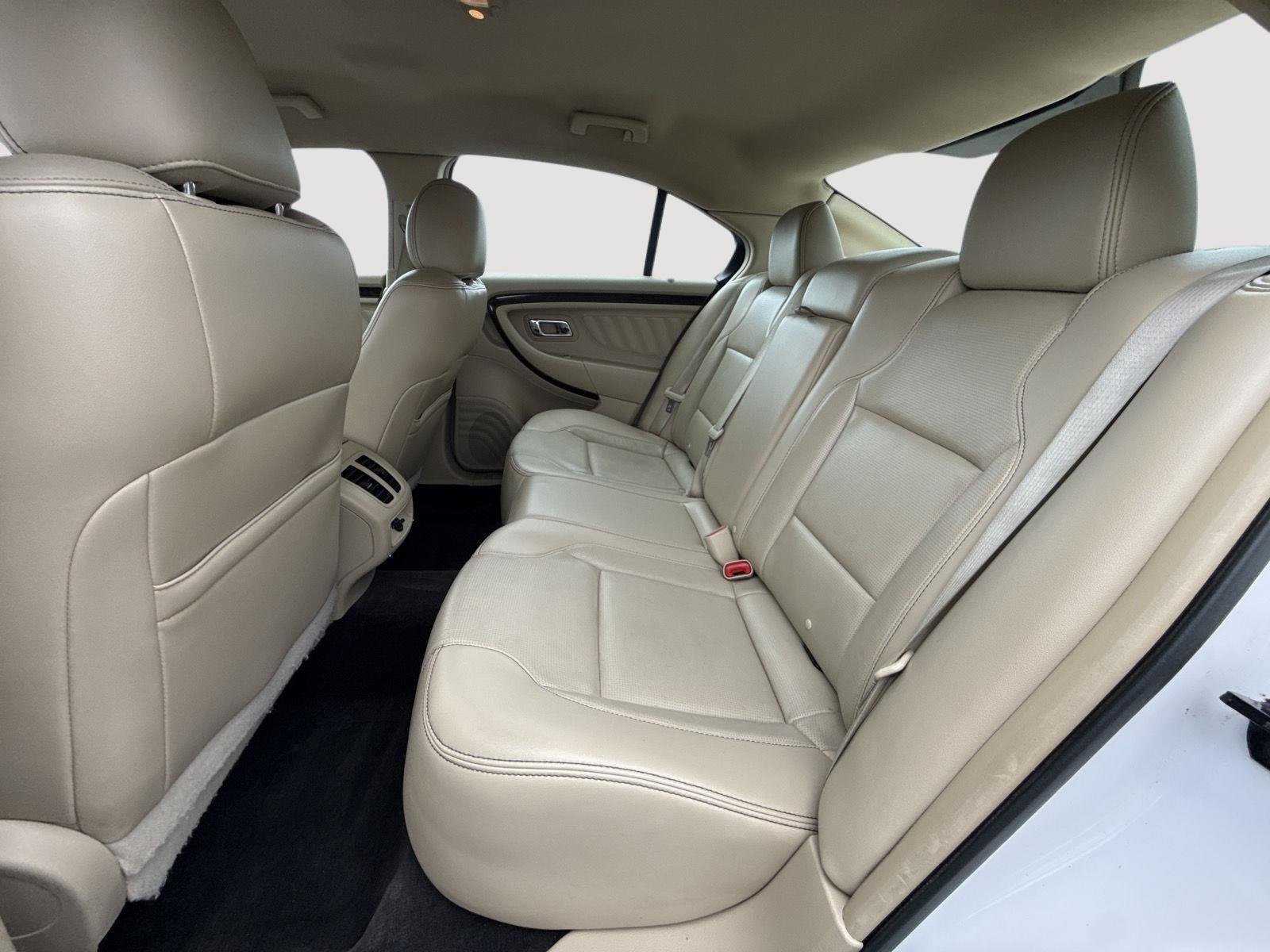 Used 2016 White Platinum Metallic Tri-Coat Ford Limited image 25