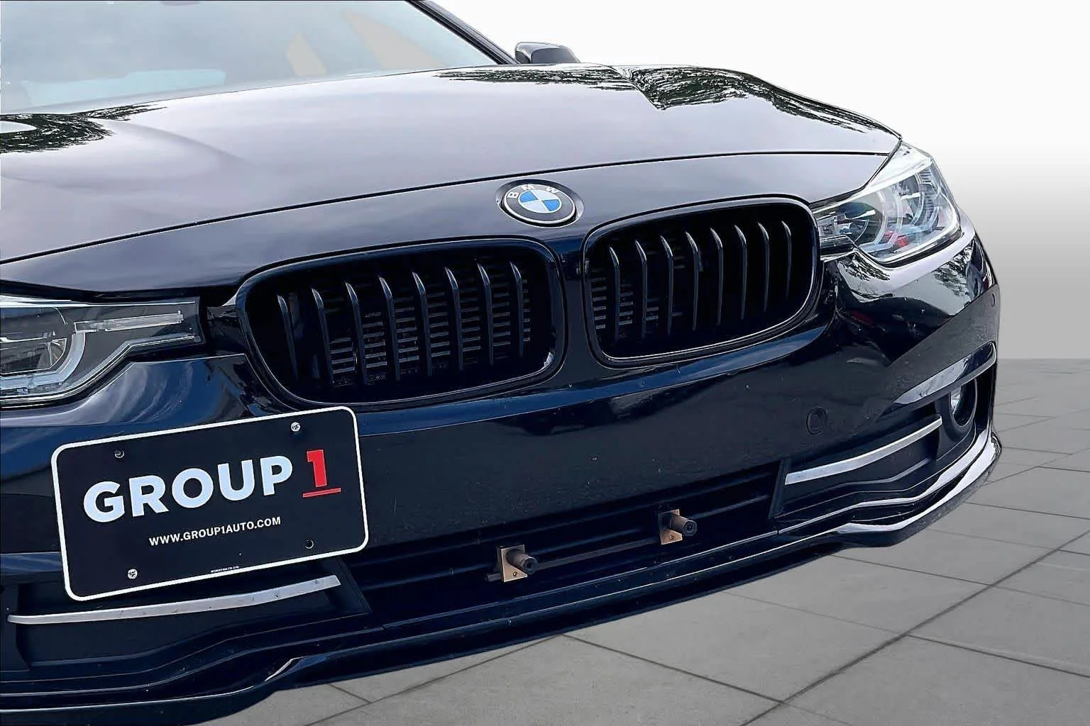 Used 2017 Jet Black BMW 330e iPerformance image 30