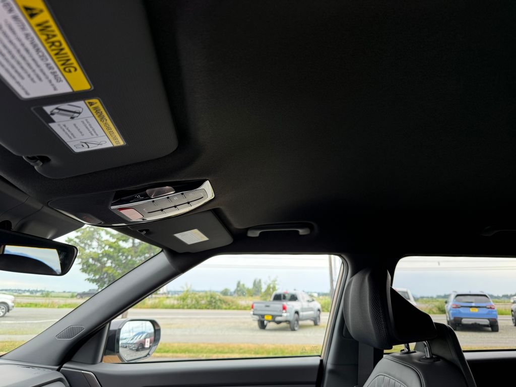 New 2027 Terrain Brown / Black Roof Kia X-Line S image 16