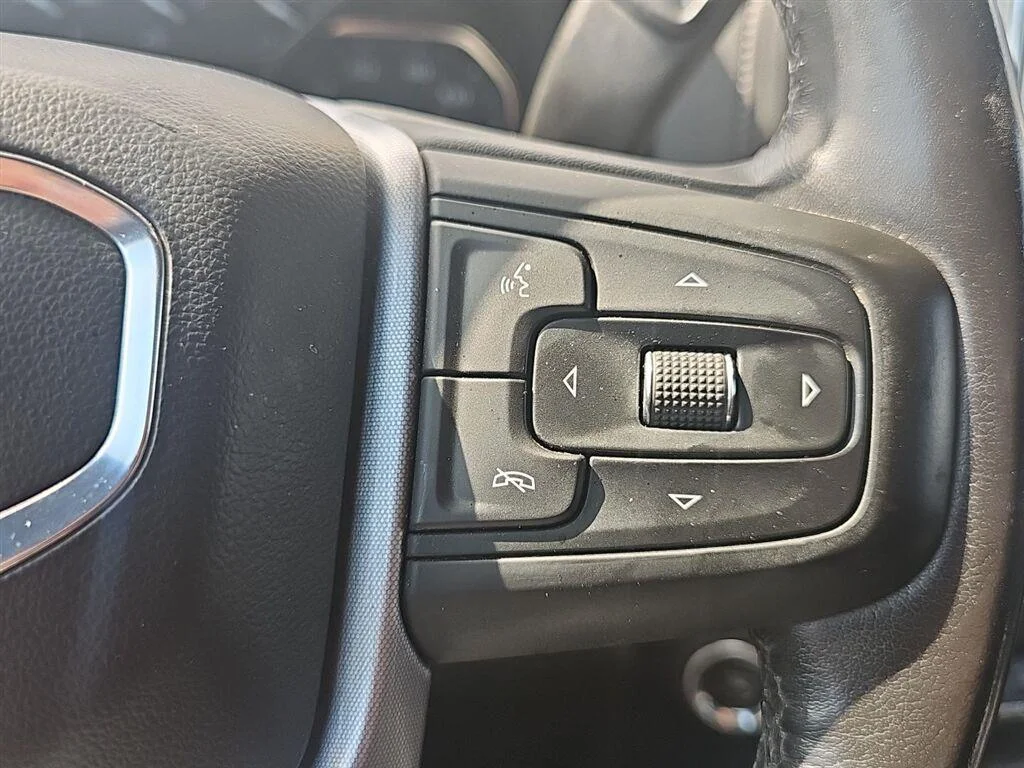 Used 2021 Onyx Black GMC SLE image 16