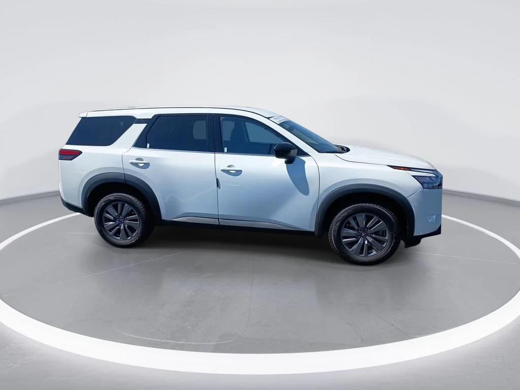 Used 2024 White Nissan S image 9