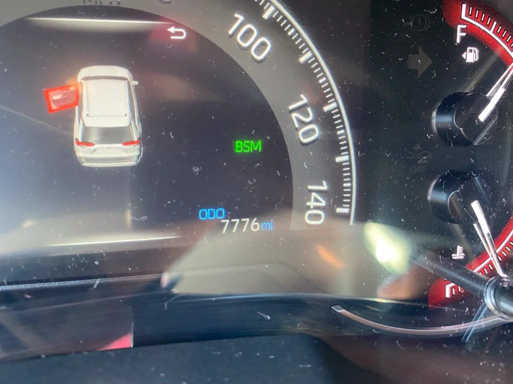 Used 2025 Silver Toyota XLE image 4