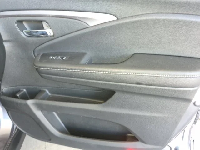 Certified Used 2023 Modern Steel Metallic Honda AWD RTL image 65