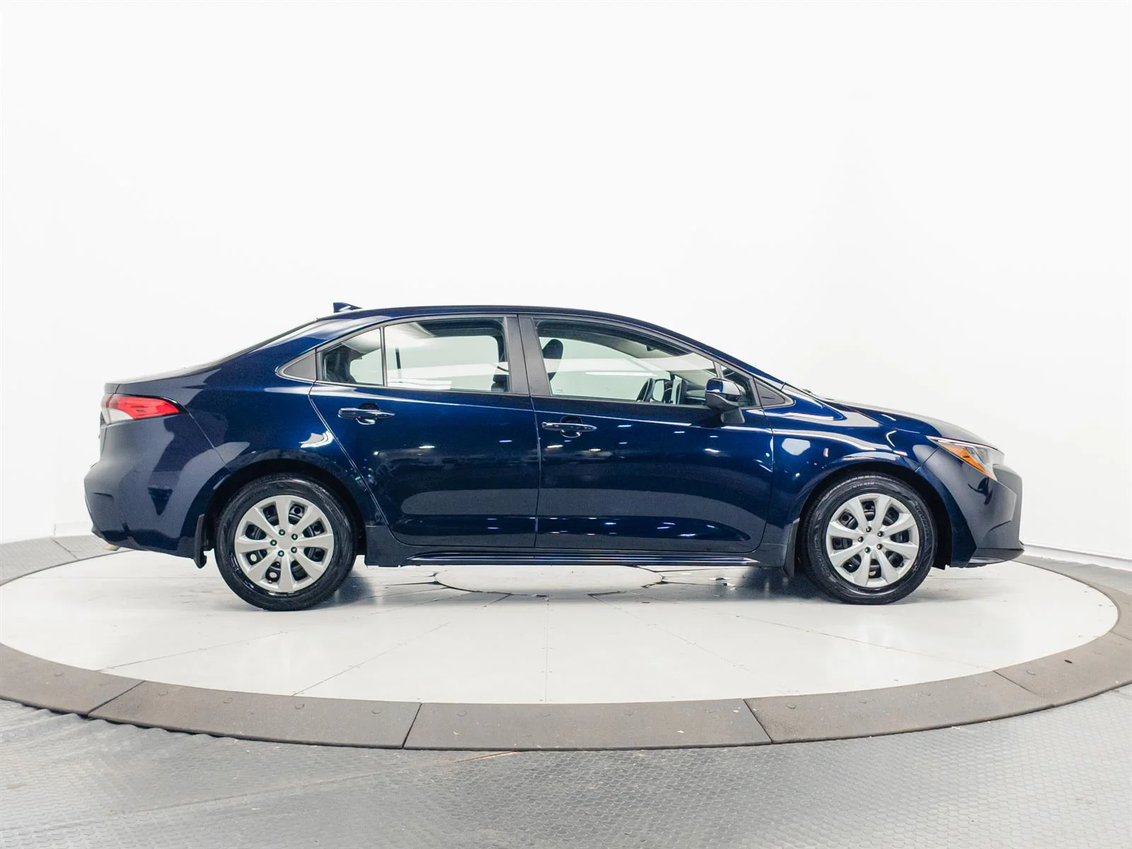 Certified Used 2025  Toyota LE image 12
