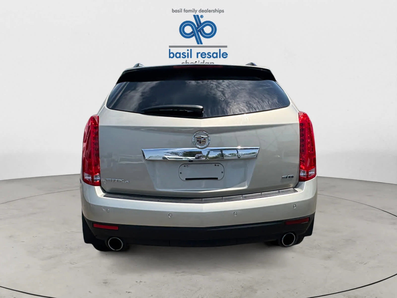 Used 2015 Silver Coast Metallic Cadillac Luxury Collection image 6