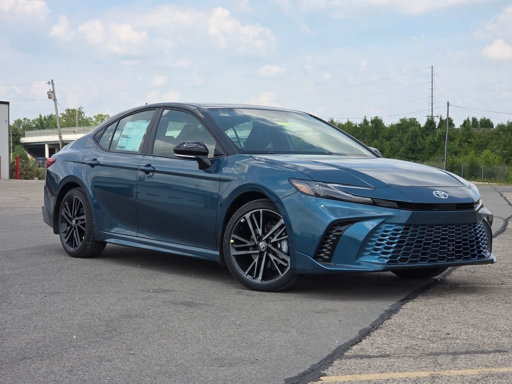 New 2026 Ocean Gem with Midnight Black Metallic roof Toyota XSE image 2