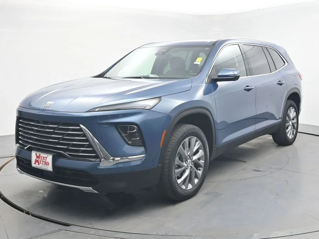Used 2025 Buick Enclave Preferred with VIN 5GAEVARS5SJ248860 for sale in Monticello, Minnesota