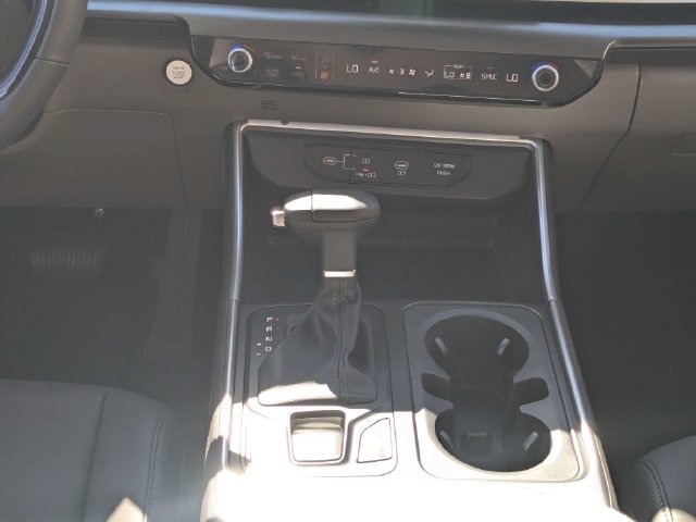 New 2027 White Kia LXS image 23