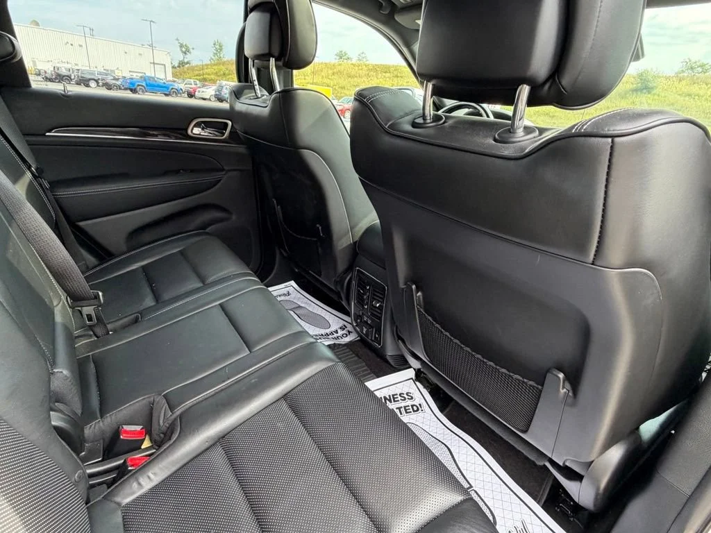Used 2017 Bright White Clea Jeep Overland image 43