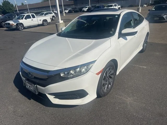 Used 2018  Honda EX image 2