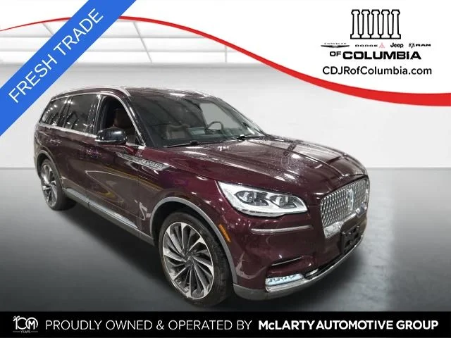 Used 2020 Red Lincoln Reserve image 1