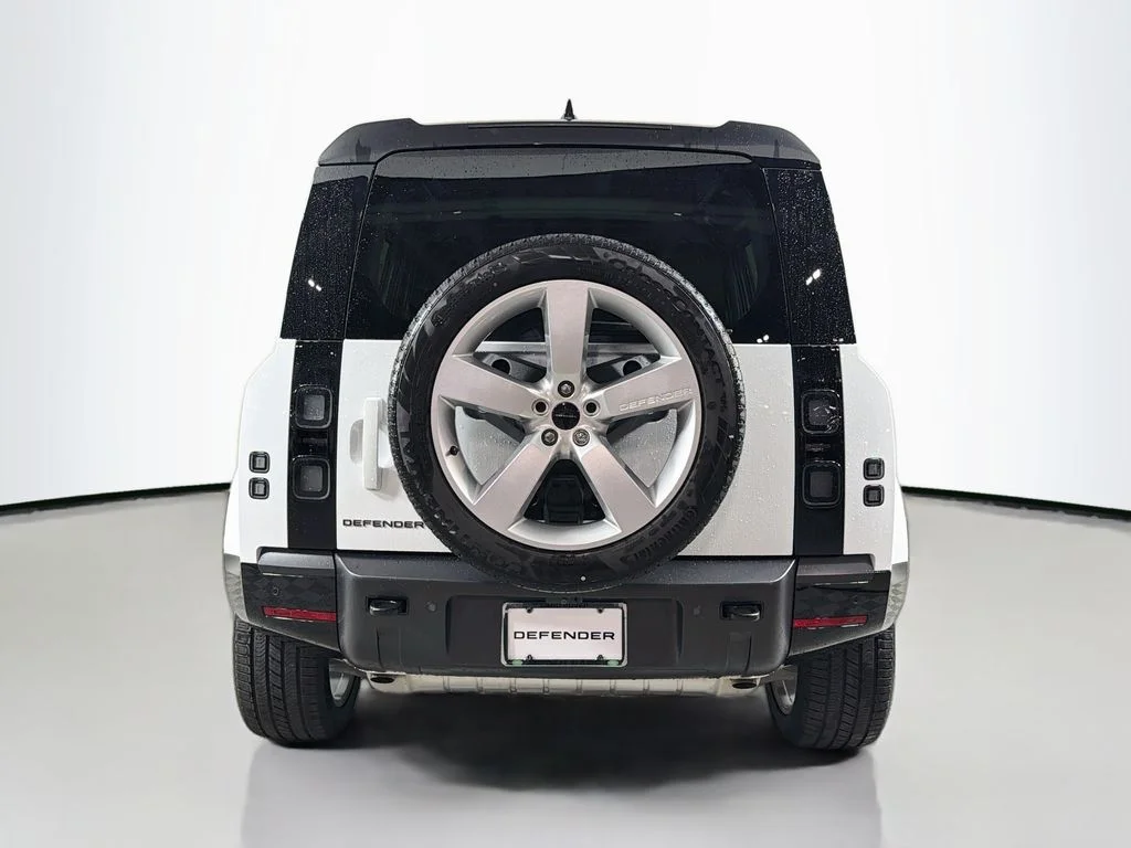 New 2026 Fuji White Land Rover X-Dynamic SE image 6