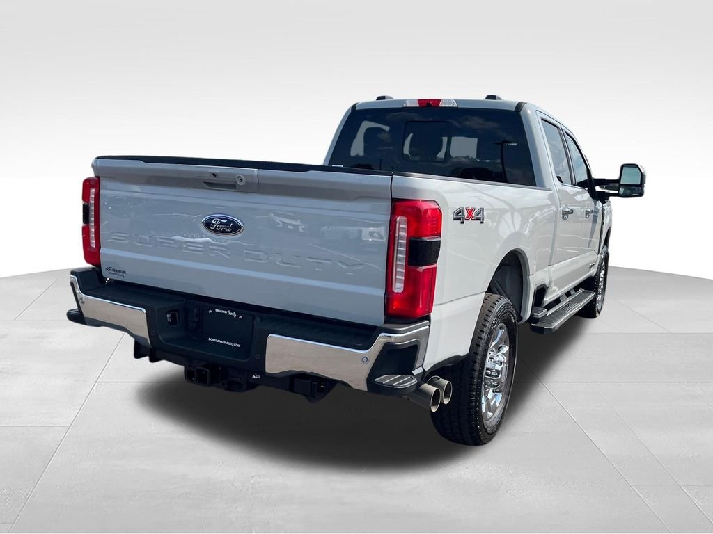 Used 2025 White Ford Lariat image 5