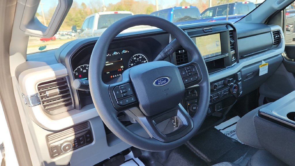 Used 2026 Oxford White Ford XLT image 18