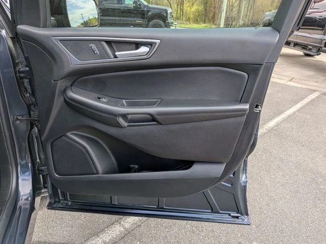 Used 2024 Blue Ford SE image 30