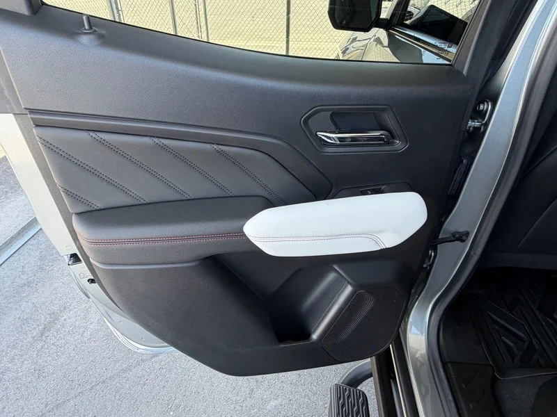Used 2023 Sterling Metallic GMC AT4X image 20