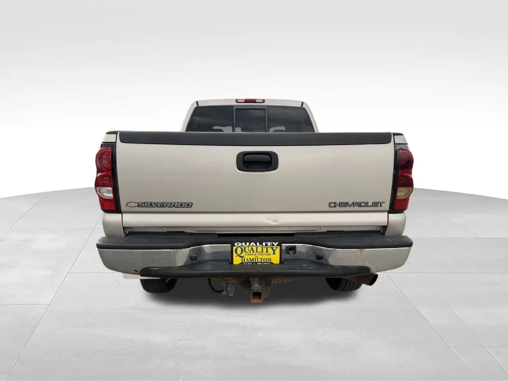 Used 2005 Silver Chevrolet LS image 4