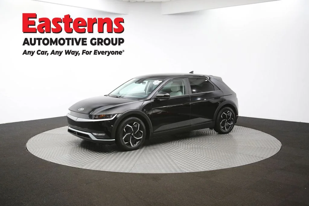 Used 2023 Black Hyundai SEL image 56