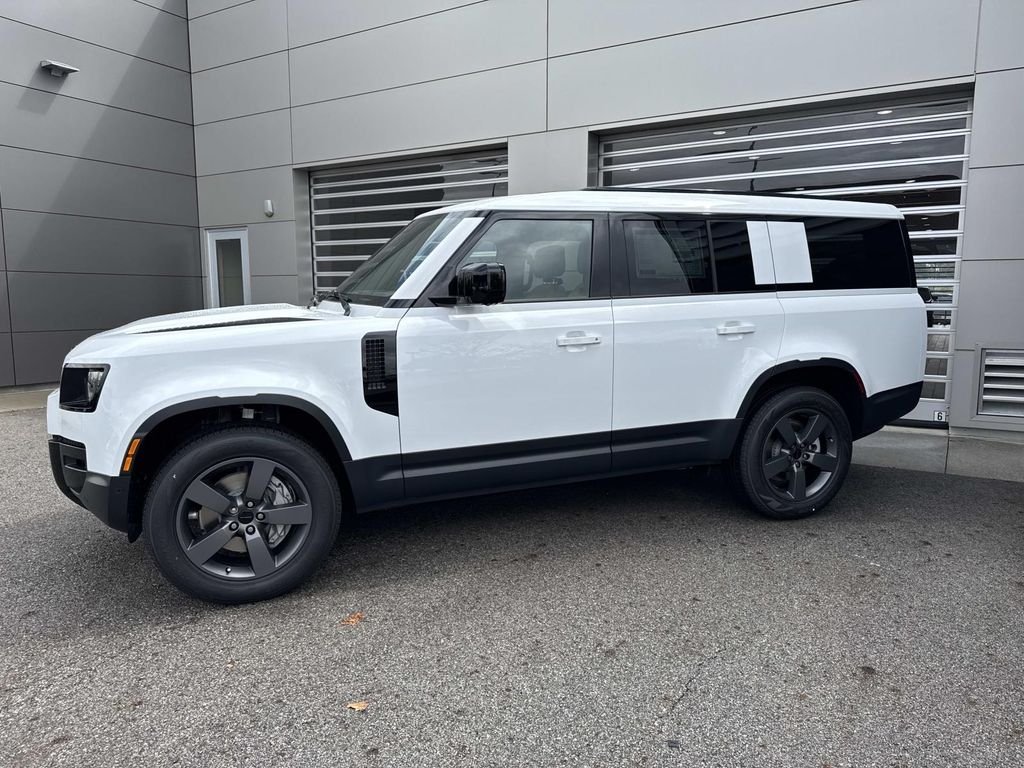 New 2026 Fuji White Land Rover S image 3