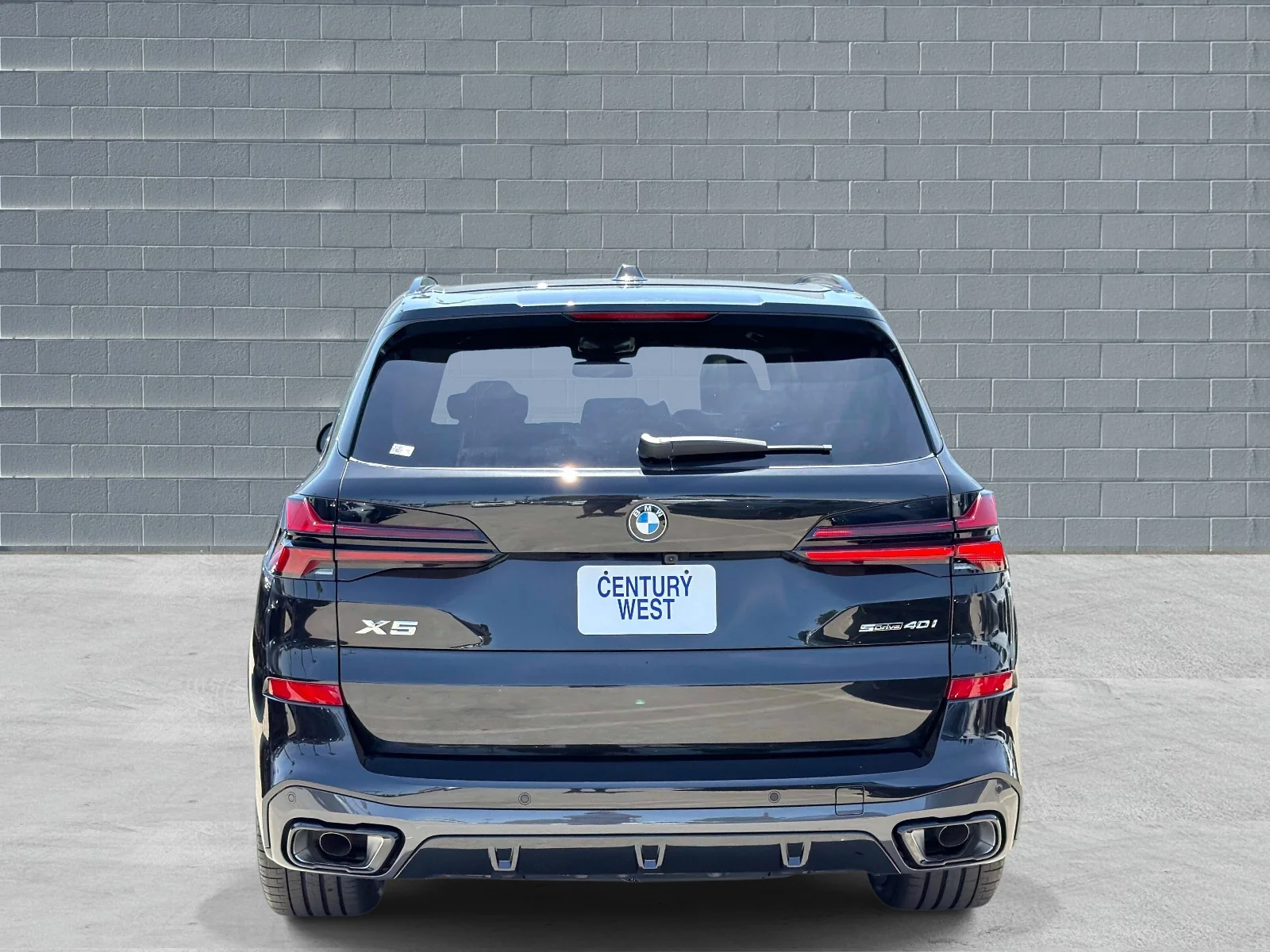 New 2026 Black Sapphire Metallic BMW sDrive40i image 4