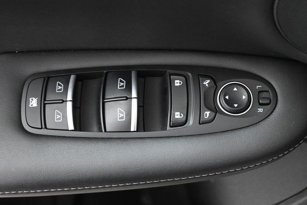 Certified Used 2023 Black INFINITI LUXE image 28