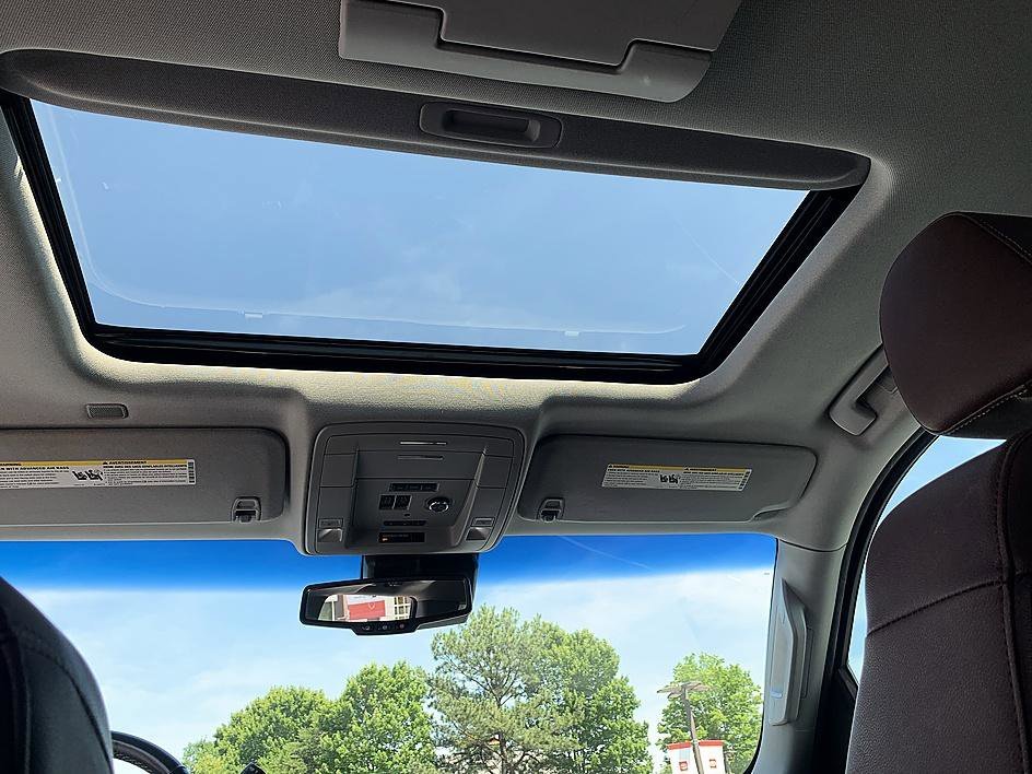Used 2019 Summit White Chevrolet Premier image 26