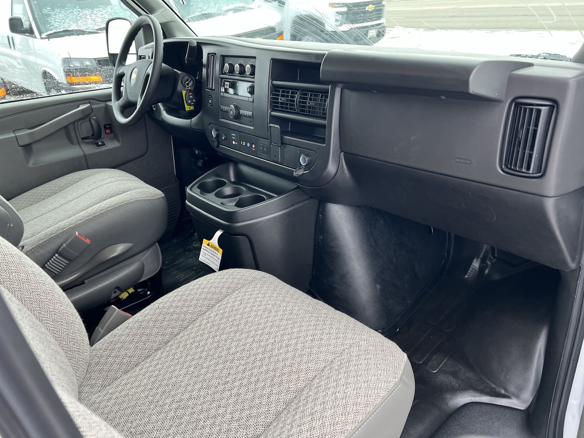 2025 Chevrolet Express Cargo Work Van - Photo 31