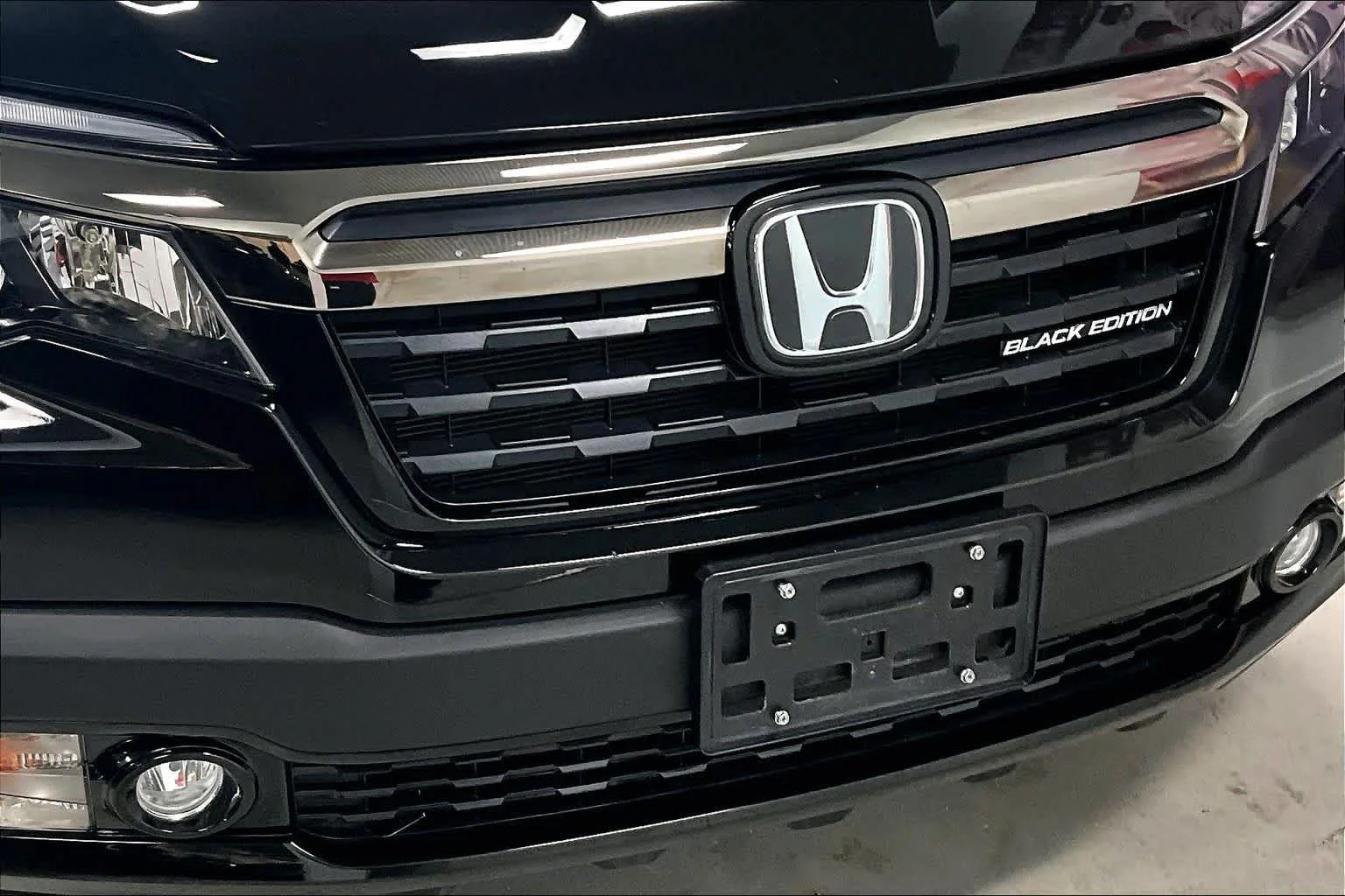 Used 2020 Crystal Black Pearl Honda Black Edition image 30
