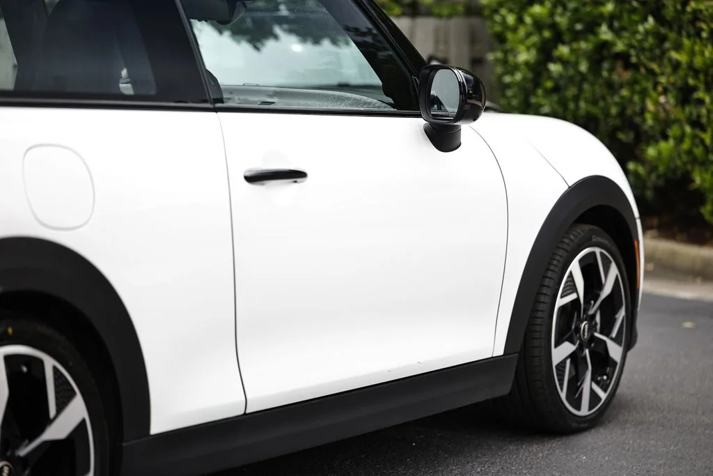 Used 2025 Nanuq White Metallic MINI Iconic image 8