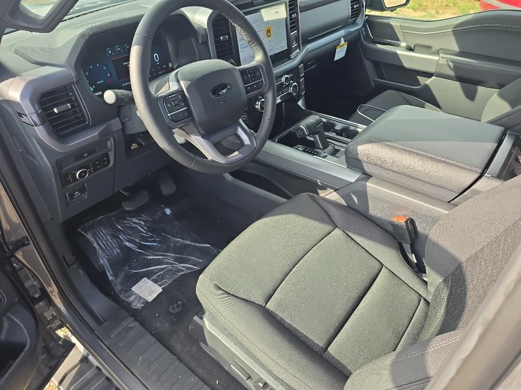 New 2026 Carbonized Gray Metallic Ford XLT image 9