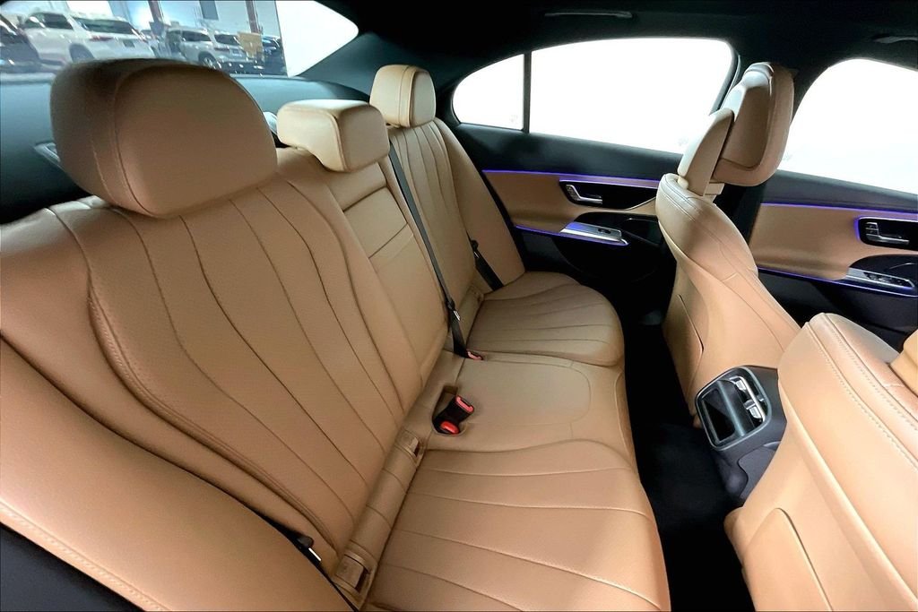 2025 Mercedes-Benz E-Class E350 - Photo 19