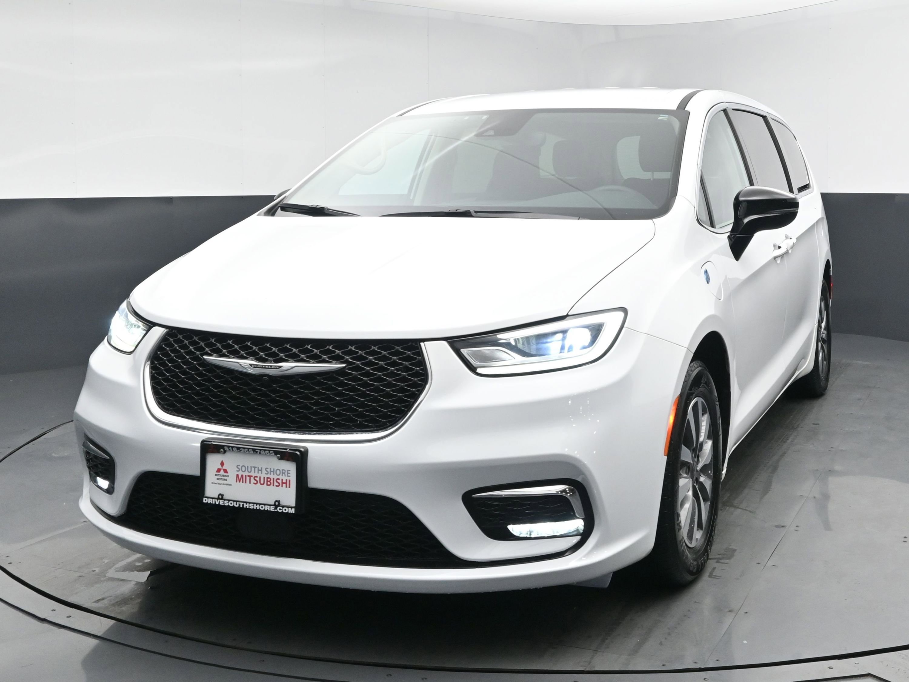 2024 Chrysler Pacifica PHEV