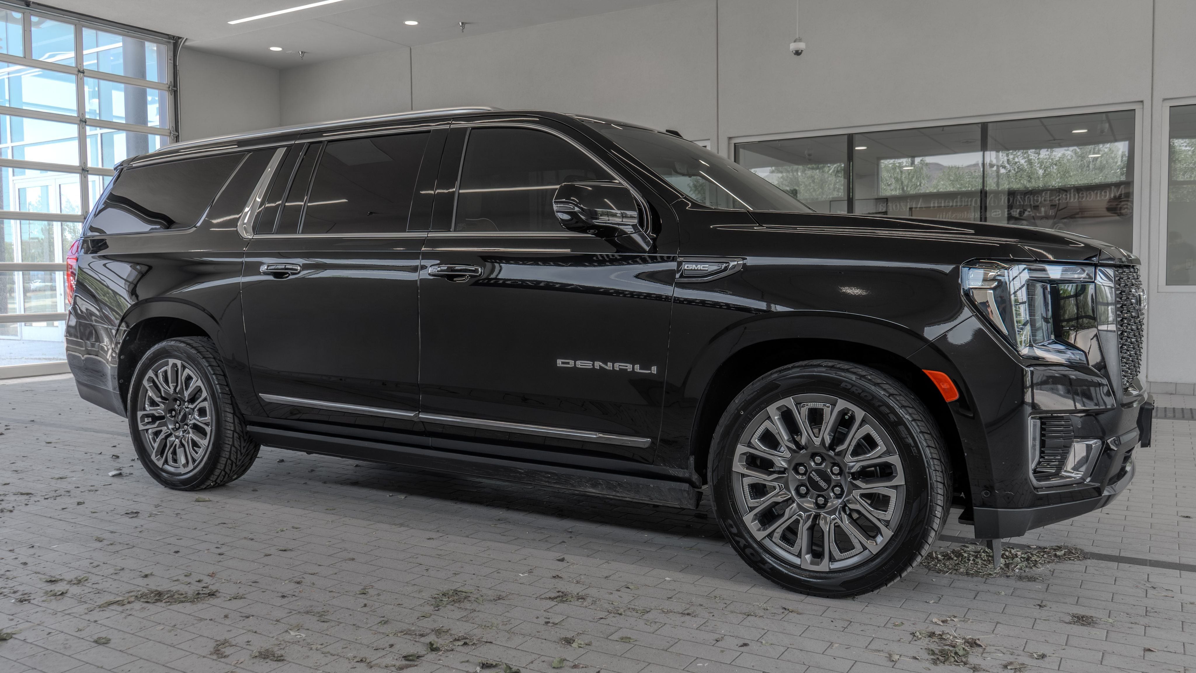 Used 2024 Onyx Black GMC Denali Ultimate image 12