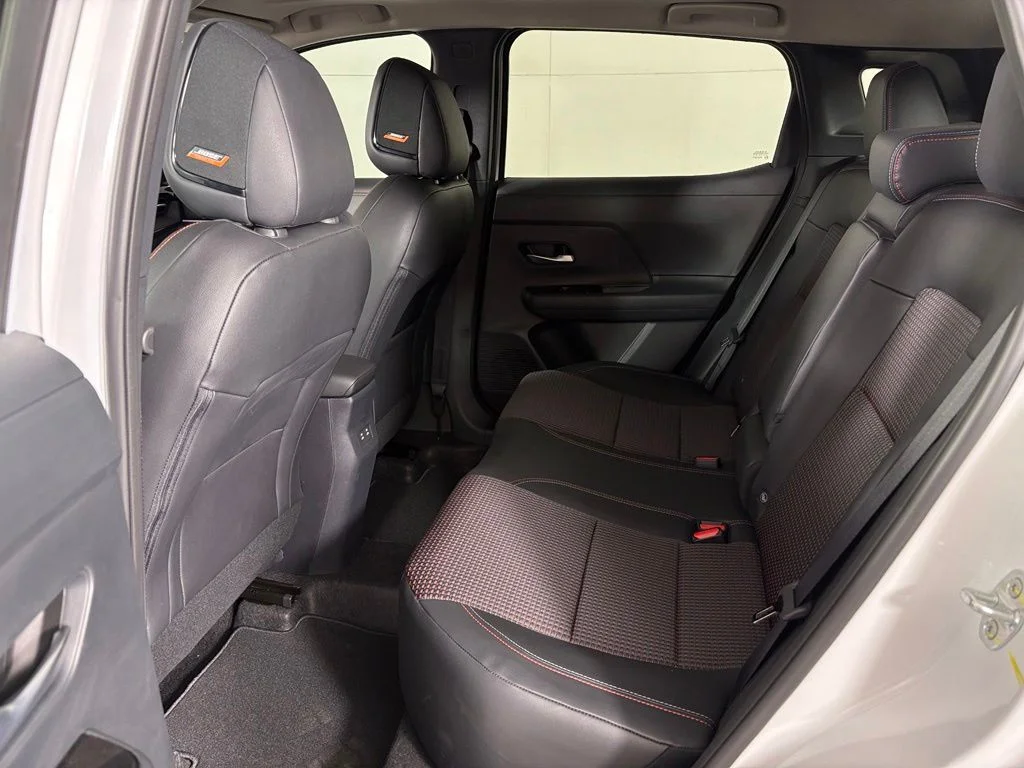 New 2026 Aspen White TriCoat / Super Black Two-tone Nissan SR image 37