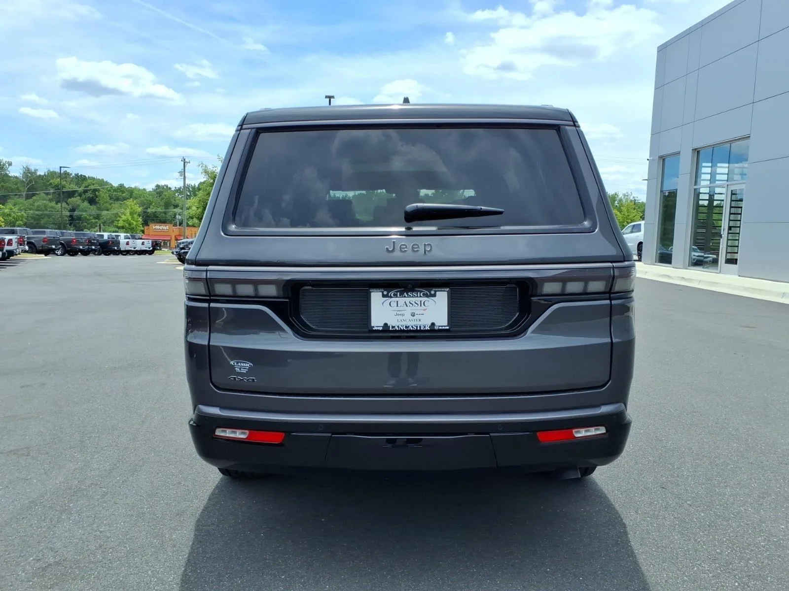 New 2026 Baltic Gray Metallic Clearcoat Jeep Upland image 17