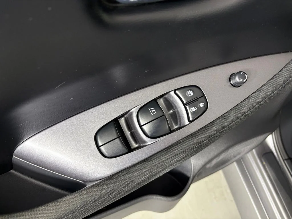 Used 2025 Gray Nissan S image 20
