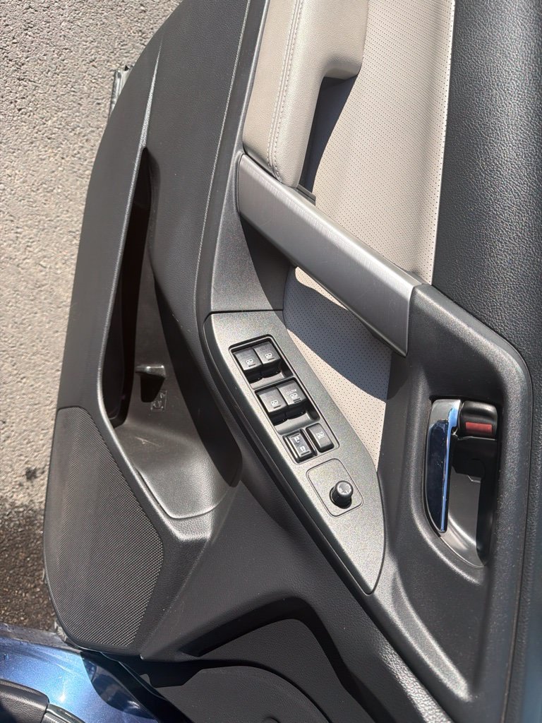 Used 2014 Blue Subaru 2.5i Limited image 22