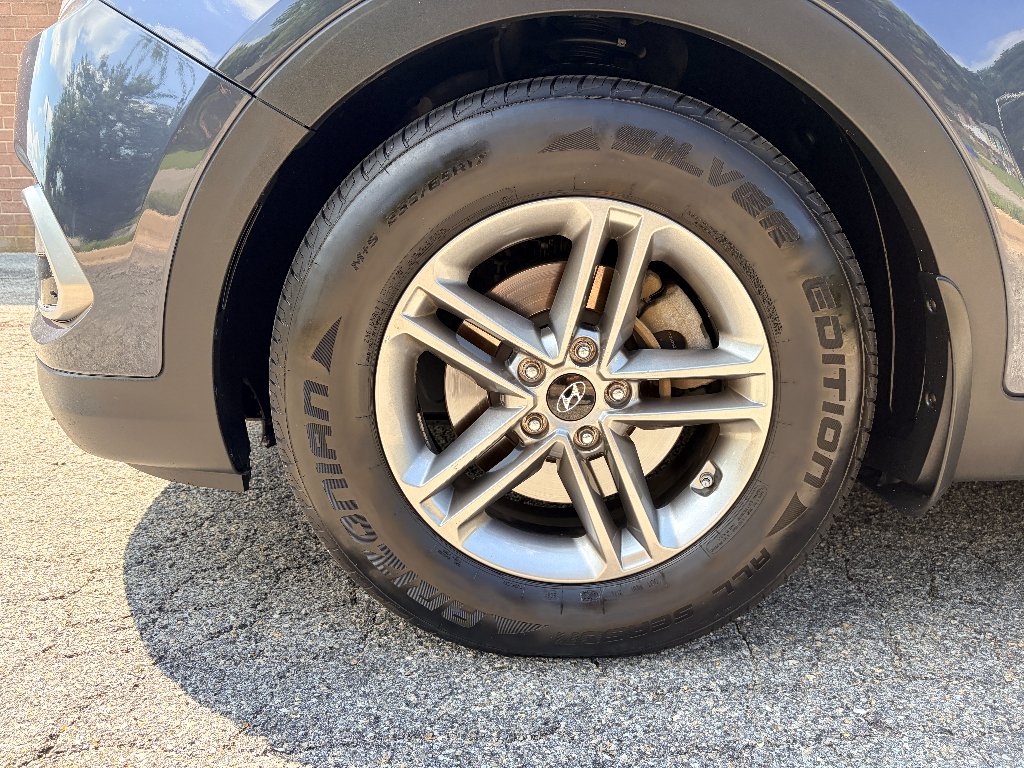 Used 2017 Marlin Blue Hyundai 2.4L image 10
