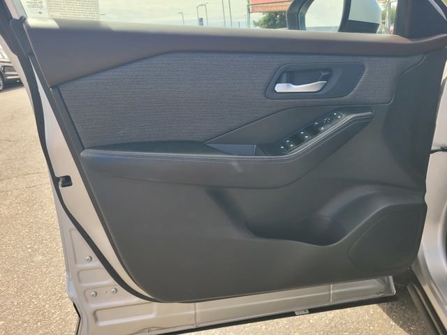 Used 2023 Silver Nissan SV image 18