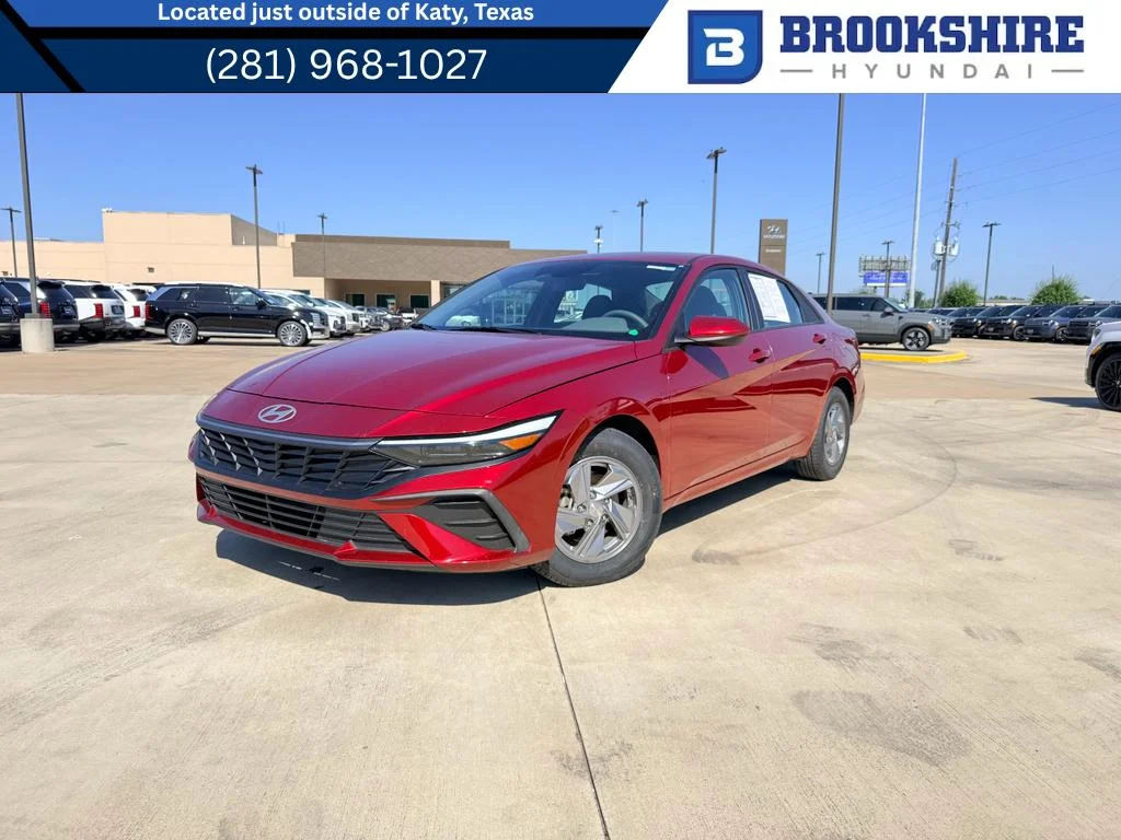 Used 2024 Ultimate Red Hyundai SE image 1
