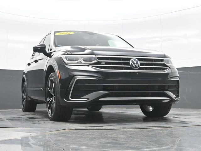 Used 2022 Black Volkswagen 2.0T SEL R-Line image 22